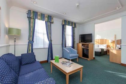 Holiday Inn London Oxford Circus - image 1