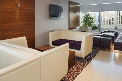 Holiday Inn Express London Golders Green - image 11
