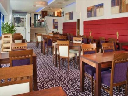 Holiday Inn Express London Golders Green - image 19