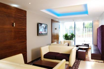 Holiday Inn Express London Golders Green - image 4