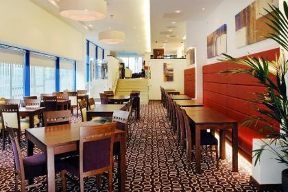 Holiday Inn Express London Golders Green - image 9
