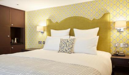 54 Queen's Gate Hotel - image 5