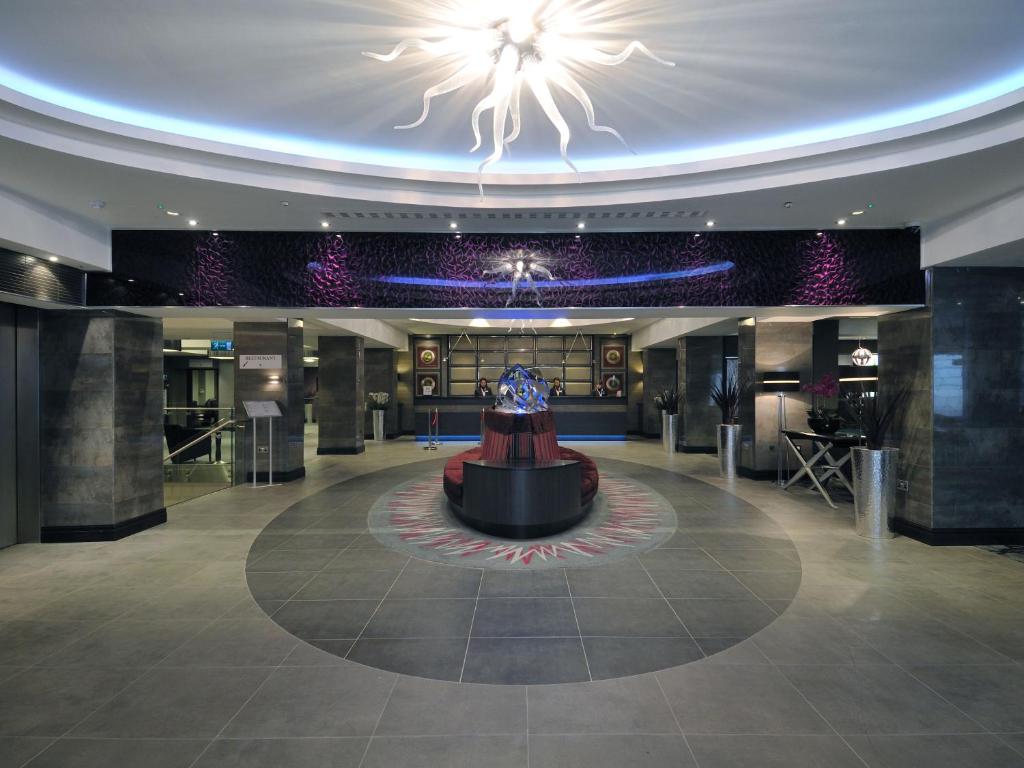 DoubleTree By Hilton London - West End - image 2