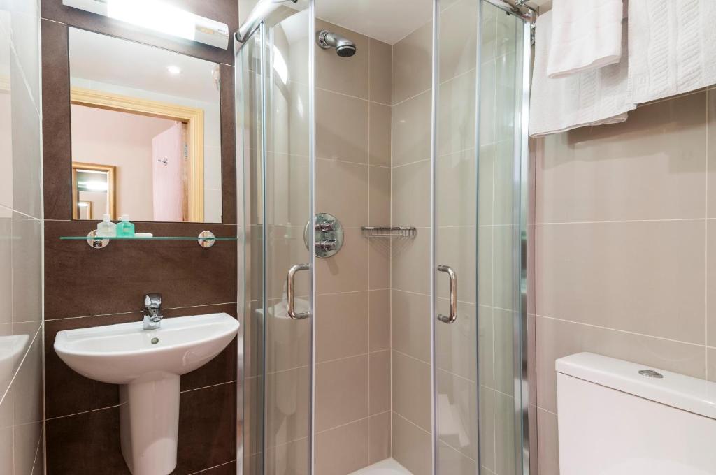 Rose Park Hotel - image 3