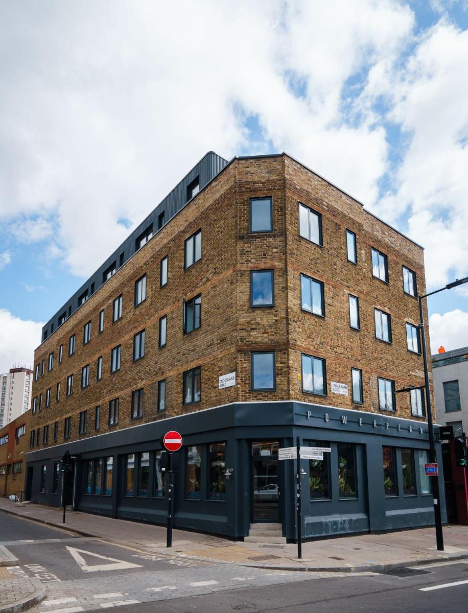 Selina Camden - image 2