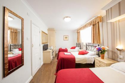 Fairway Hotel - image 11