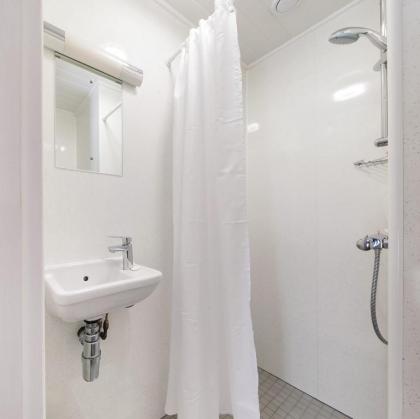 Fairway Hotel - image 12
