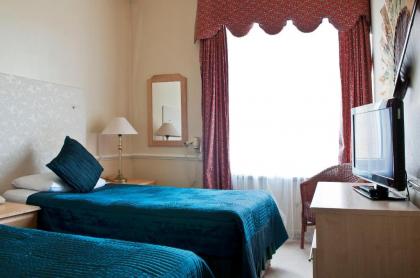 Rushmore Hotel - image 18