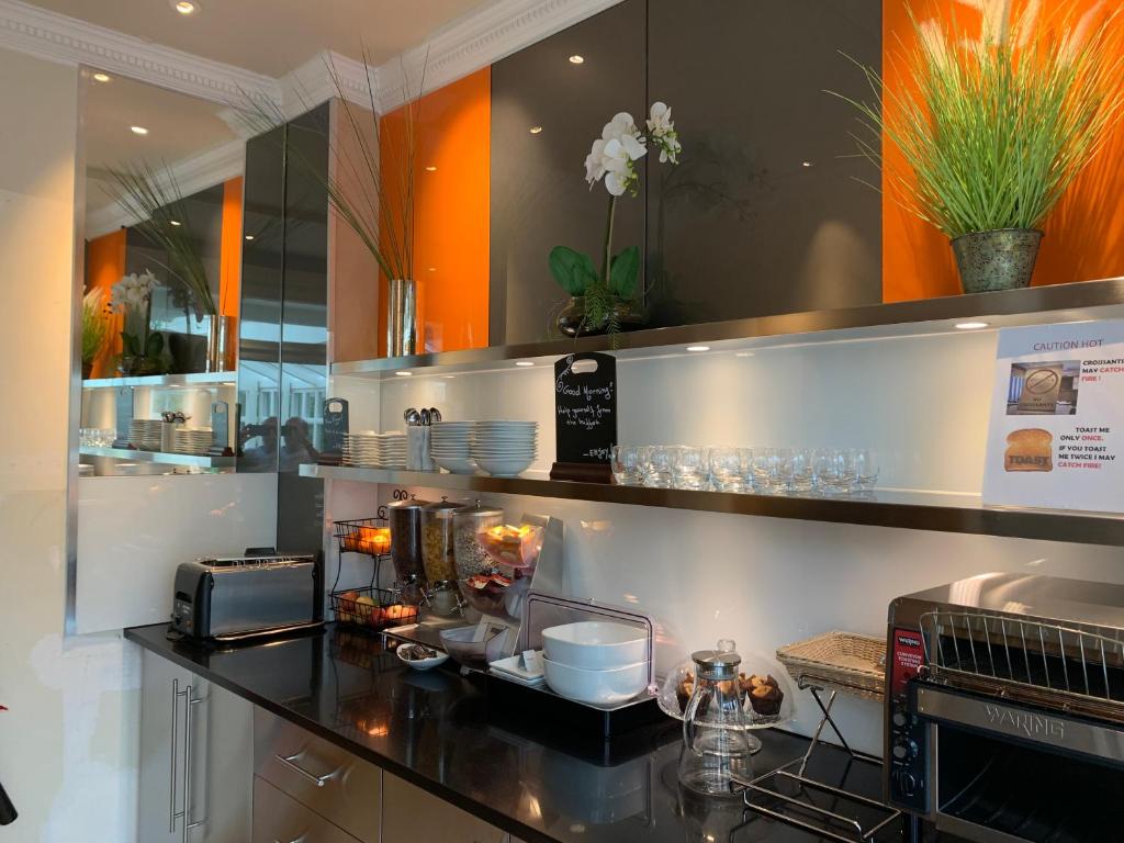 Henley House Hotel - image 2