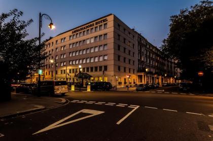 Ambassadors Hotel - image 17