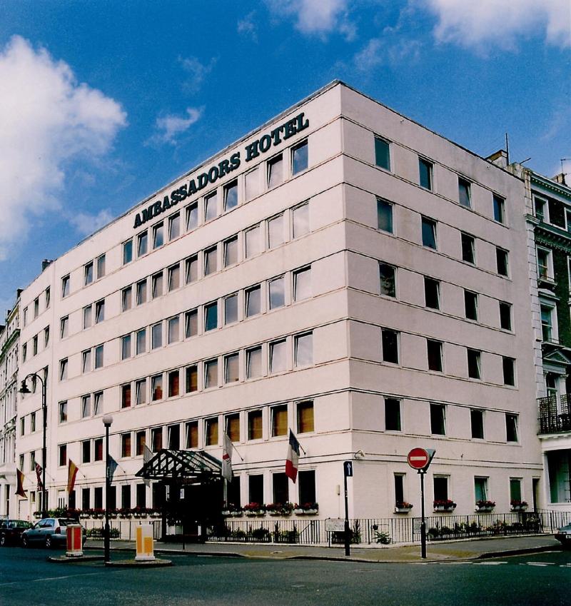 Ambassadors Hotel - image 4