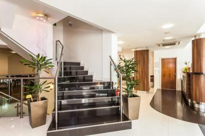 Ambassadors Hotel - image 9
