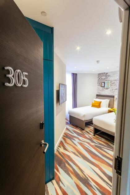 Oliver Plaza Hotel - image 12