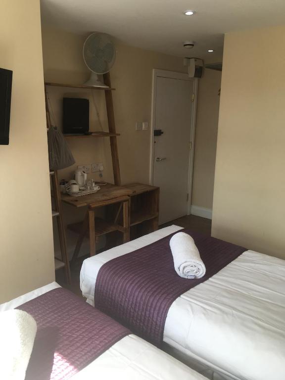 George Hotel - image 3