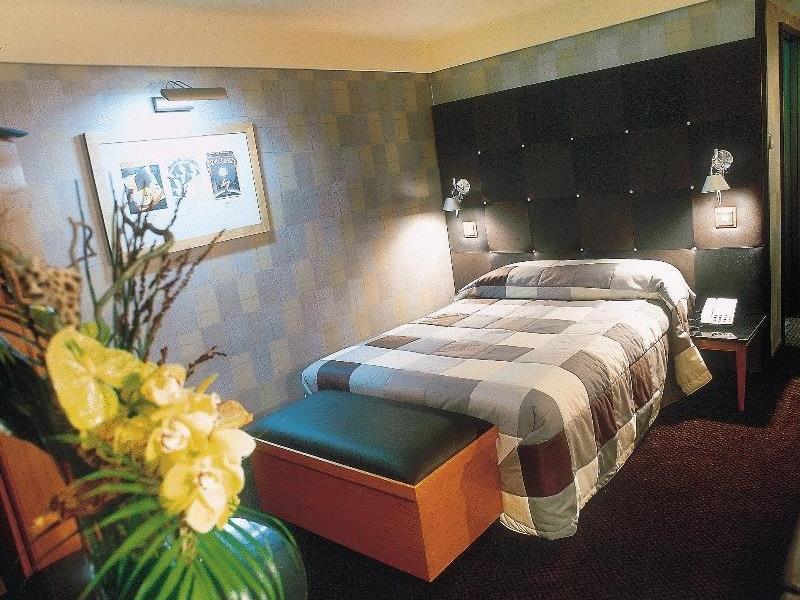 Saint George's Hotel - main image