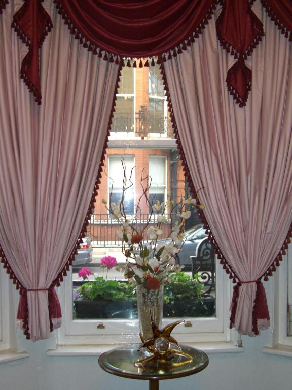 Hotel La Place - image 2