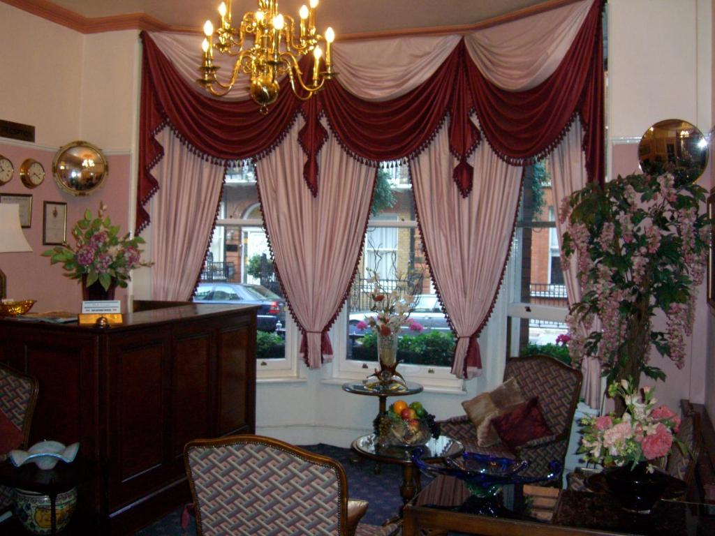Hotel La Place - image 3