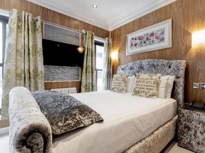 Cheshire Hotel - image 4
