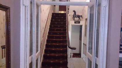 Hyde Park Court Hotel - image 10