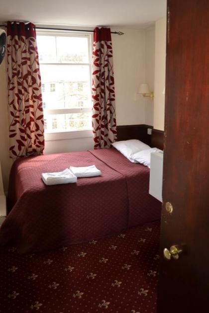 Hyde Park Court Hotel - image 2
