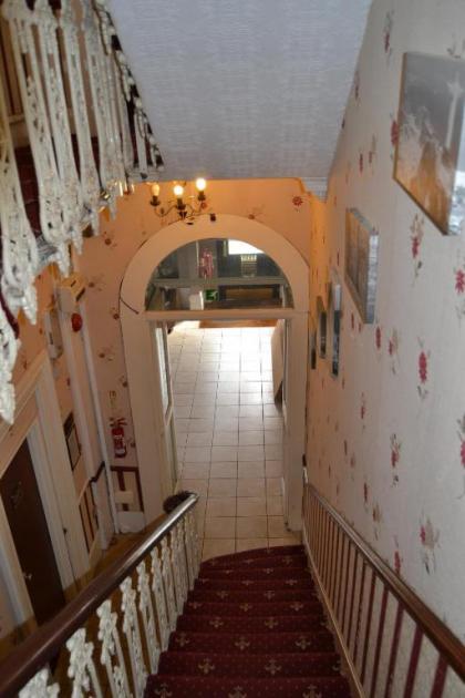 Hyde Park Court Hotel - image 7