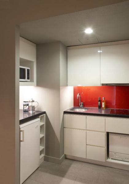 Citadines Trafalgar Square Apartments - image 12
