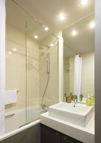Citadines Trafalgar Square Apartments - image 14