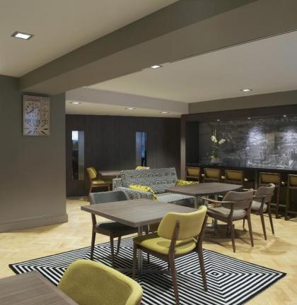 Citadines Trafalgar Square Apartments - image 15