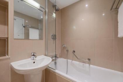 Quality Hotel Hampstead - image 13