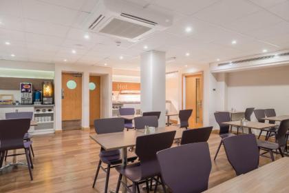 Quality Hotel Hampstead - image 4
