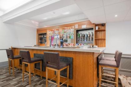 Quality Hotel Hampstead - image 5