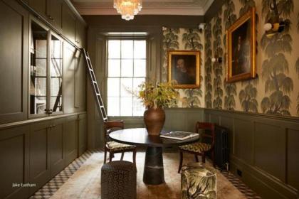 Georgian House Hotel - image 12