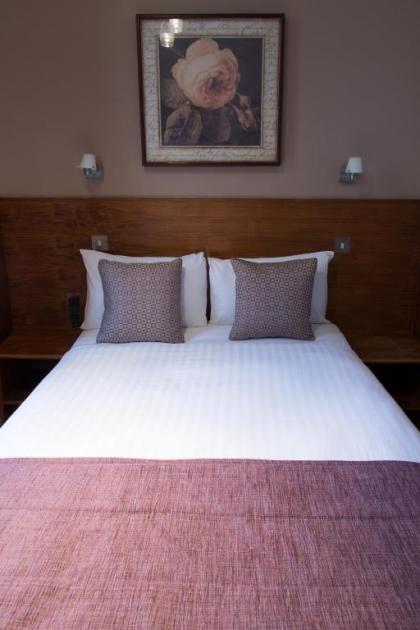 Garden View Hotel - image 1