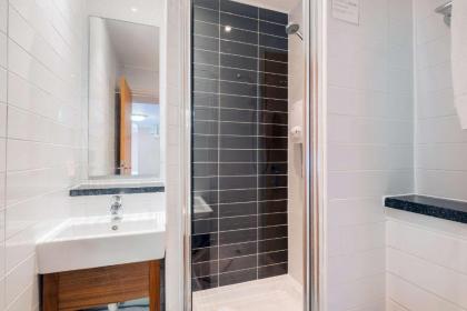 Comfort Inn Kings Cross - image 14
