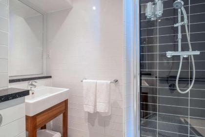 Comfort Inn Kings Cross - image 15