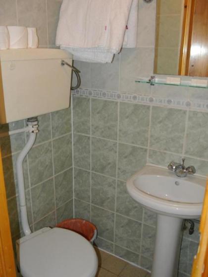 The Belgrove Hotel - image 15