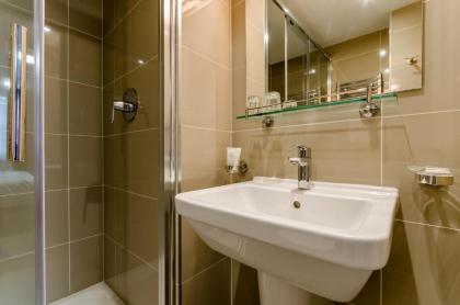 Royal Cambridge Hotel - image 3