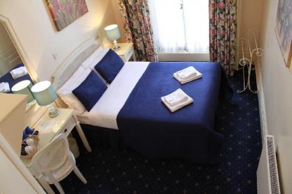 Blades Hotel - image 15