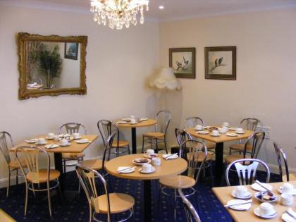 Blades Hotel - image 6