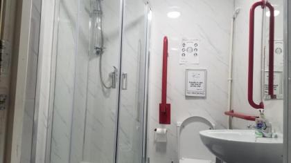 City View Hotel Roman Road - image 2