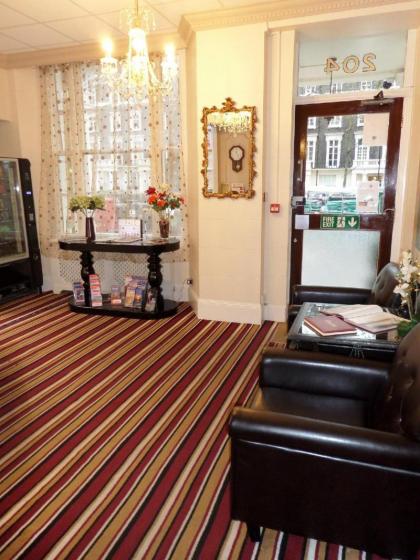 Lancaster Court Hotel - image 12