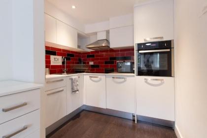 News Hotel Charlotte&Tottenham Rooms&Flats by DC London Rooms - image 4