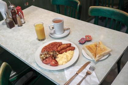 Hotel 261 - image 13