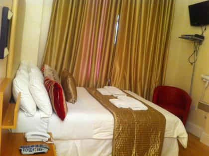 Abc Hyde Park Hotel - image 5
