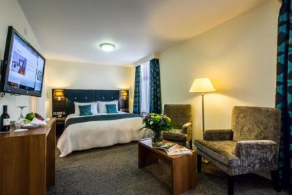 Holiday Inn London - Kensington High St. - image 3