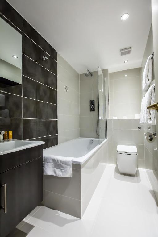 Holiday Inn London - Kensington High St. - image 6