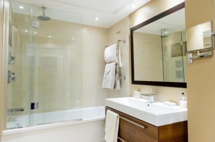 9 Hertford Street - image 10
