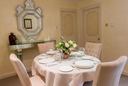 9 Hertford Street - image 14