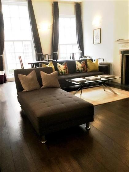 9 Hertford Street - image 2