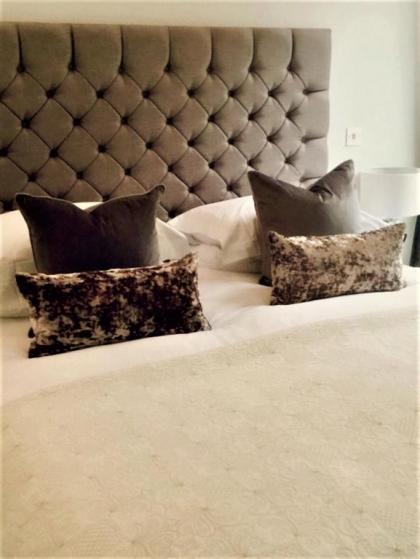 9 Hertford Street - image 5